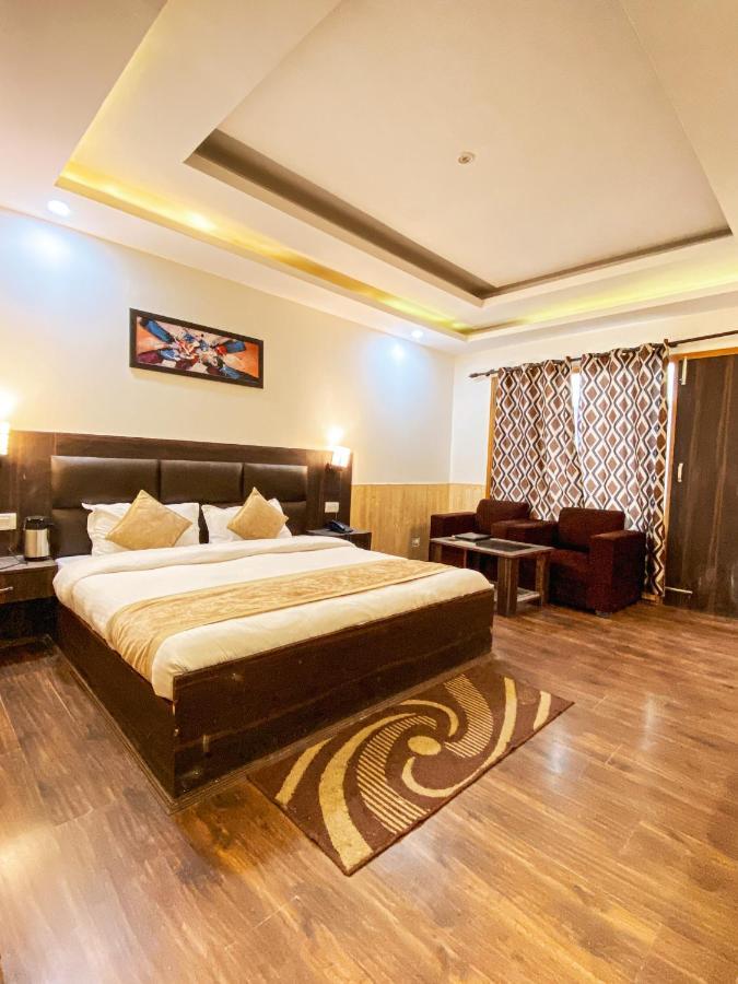 Hotel Manali Queen Kültér fotó