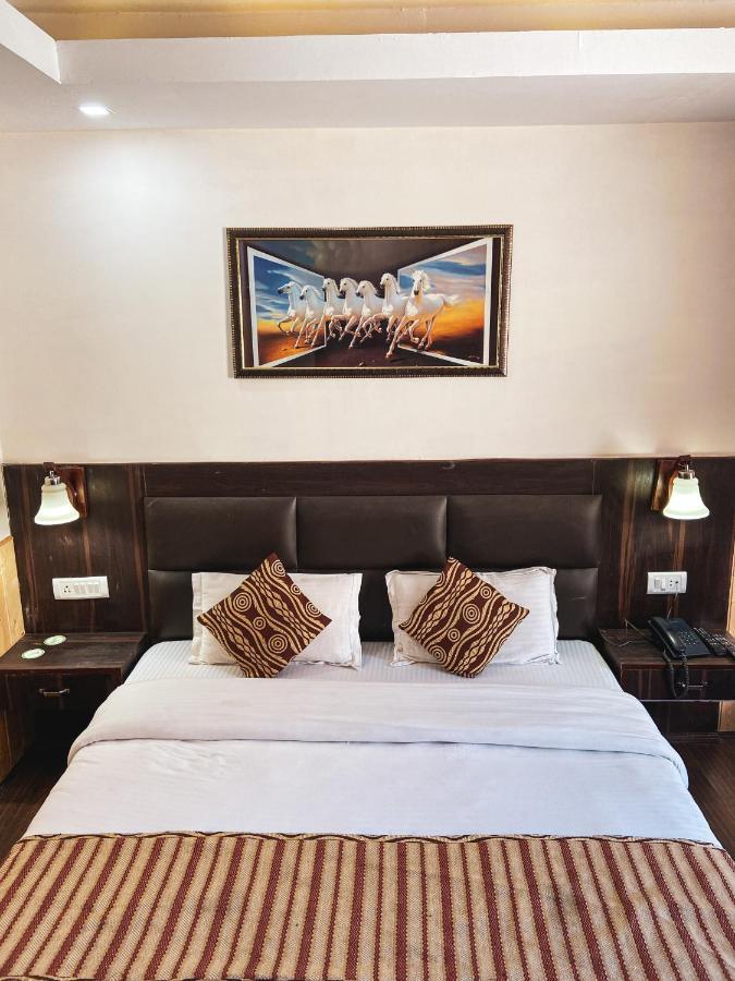Hotel Manali Queen Kültér fotó