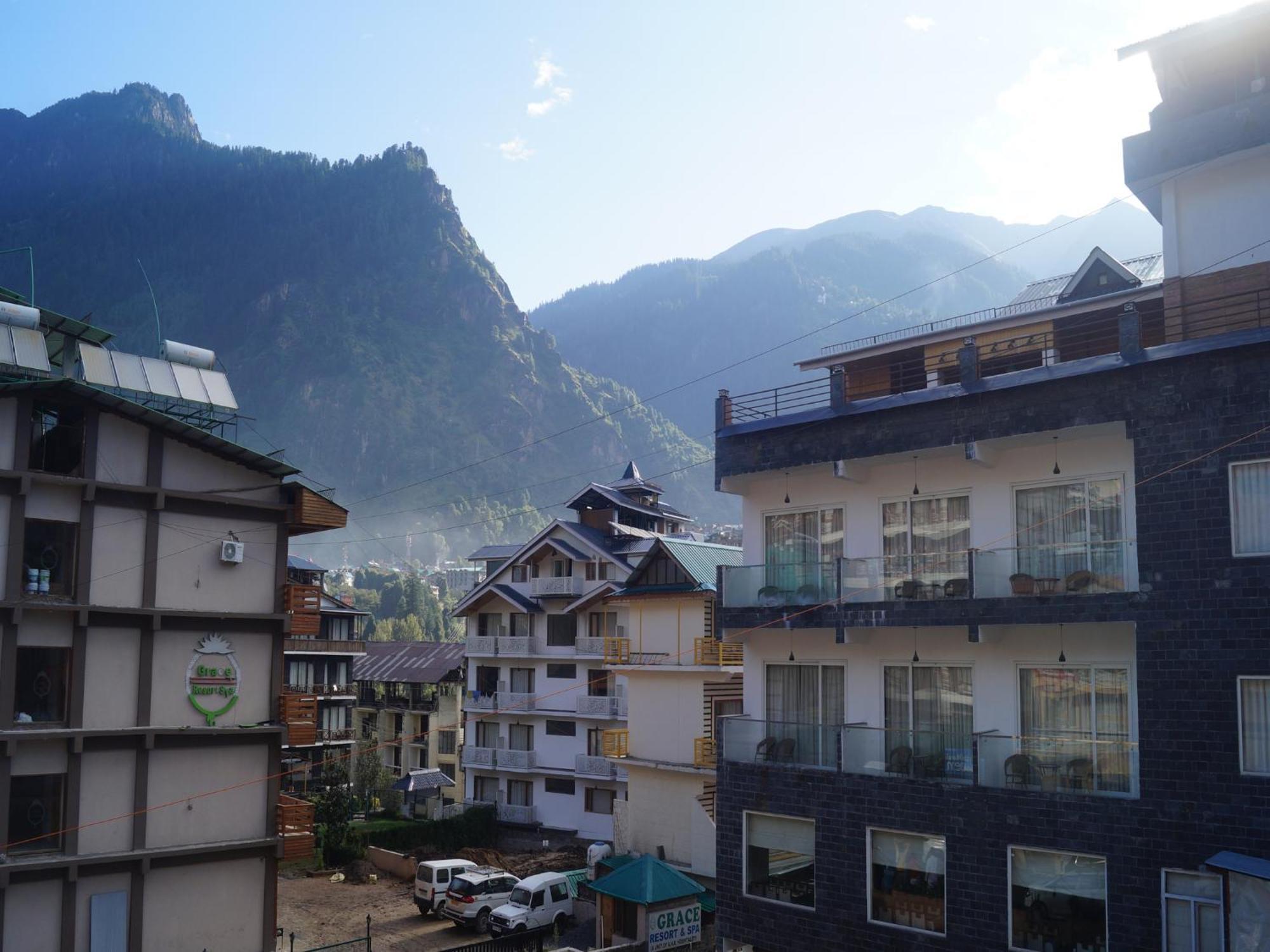 Hotel Manali Queen Kültér fotó