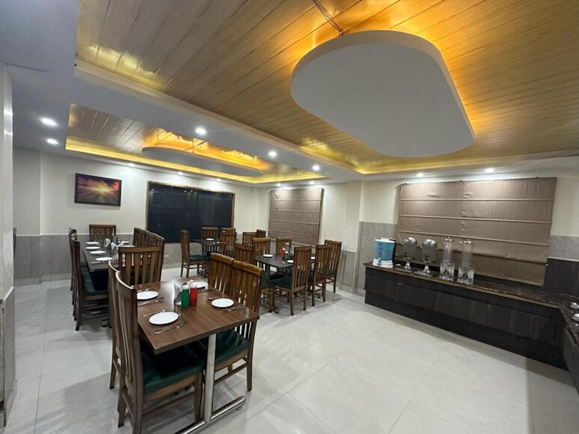 Hotel Manali Queen Kültér fotó