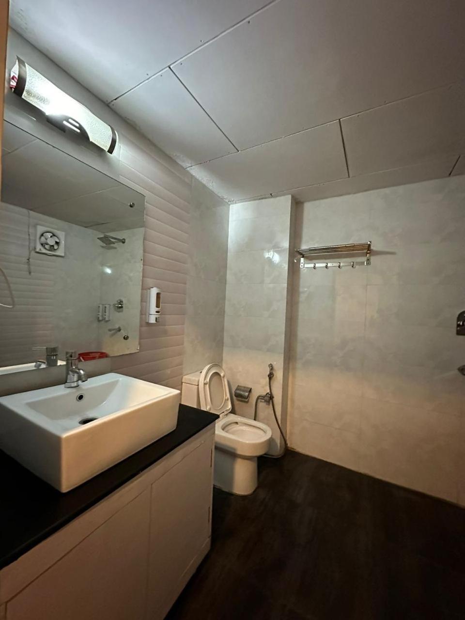 Hotel Manali Queen Kültér fotó